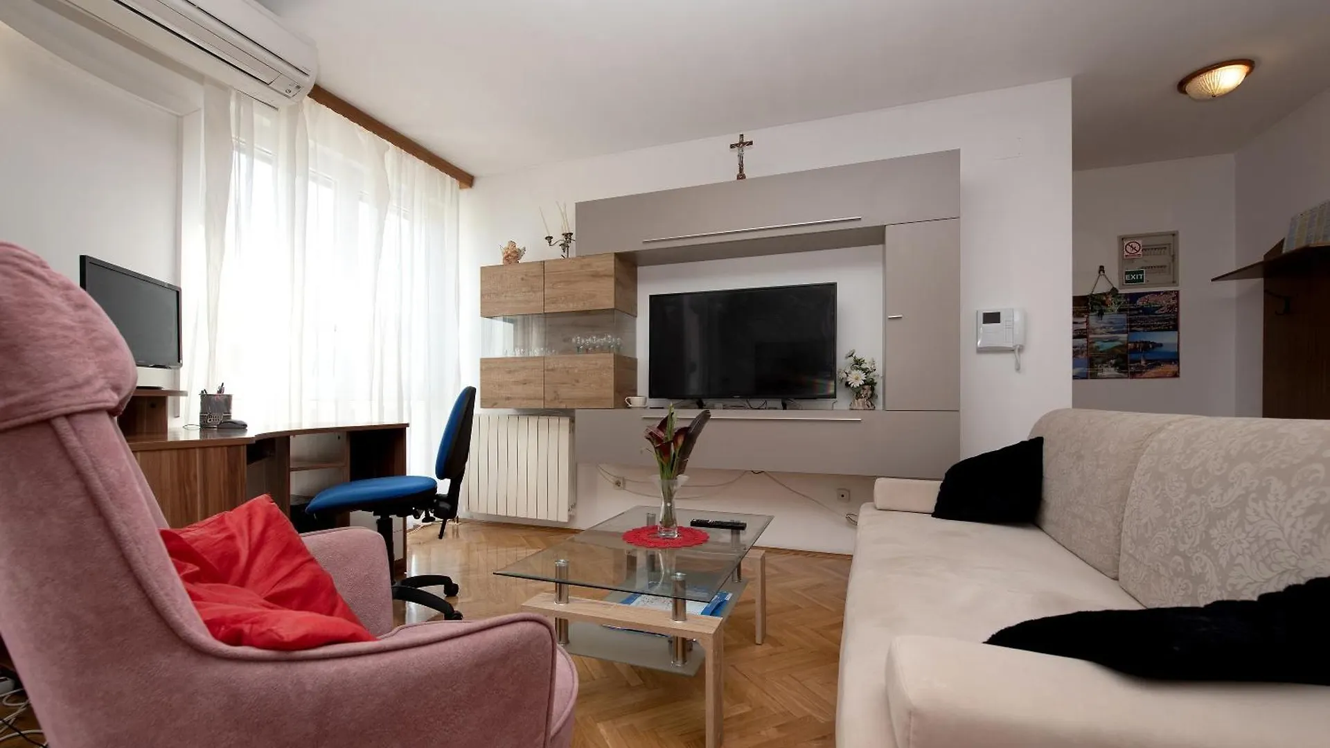 Split2 Apartment