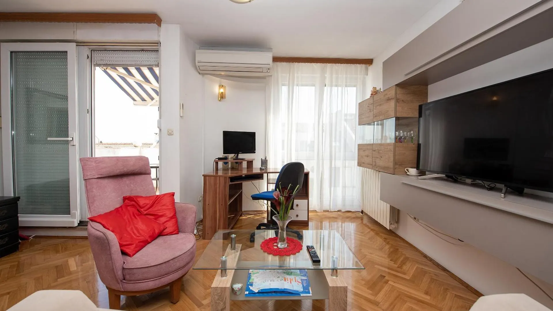 Split2 Apartment