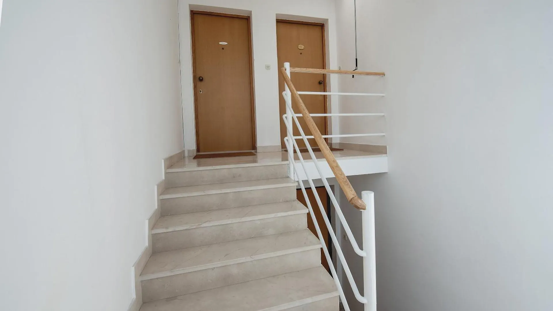 Split2 Apartment